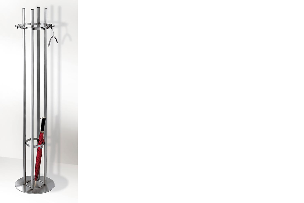 ein Garderobenständer Modell aristo aus Edelstahl