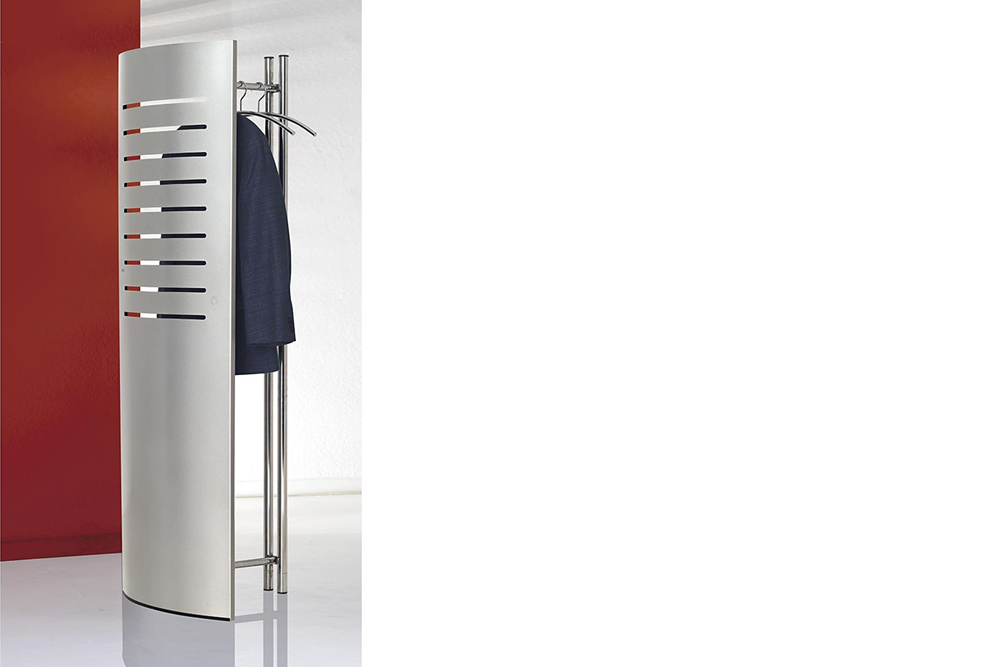eine Wandgarderobe tec-art in silber