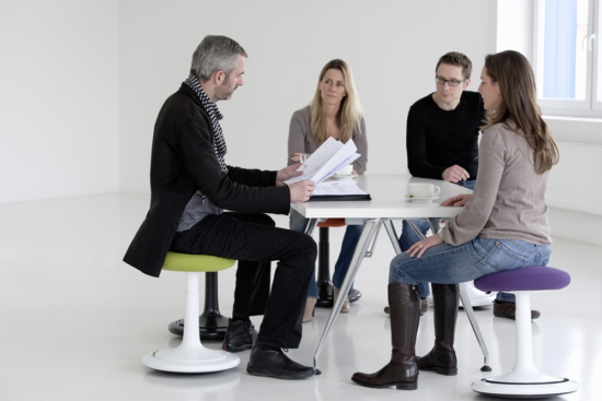 ongo-classic-pendelhocker-buerohocker-stehhilfe-max-staudinger-schwanenstadt-oberoesterreich